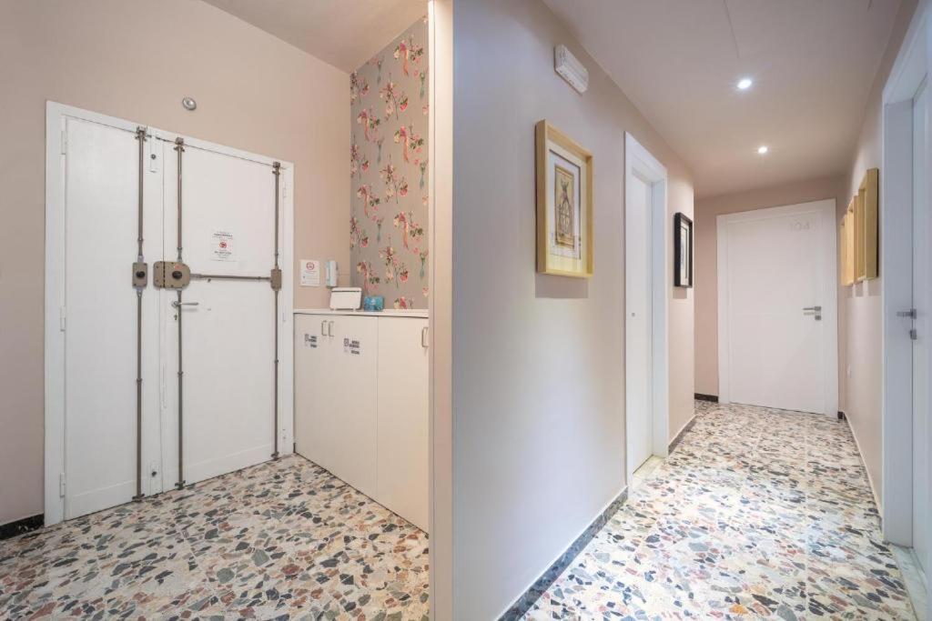 Boutique Rooms Carbonazzi 17 Cagliari Exterior foto